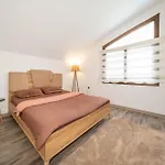 Floransa Icmeler Вилла *